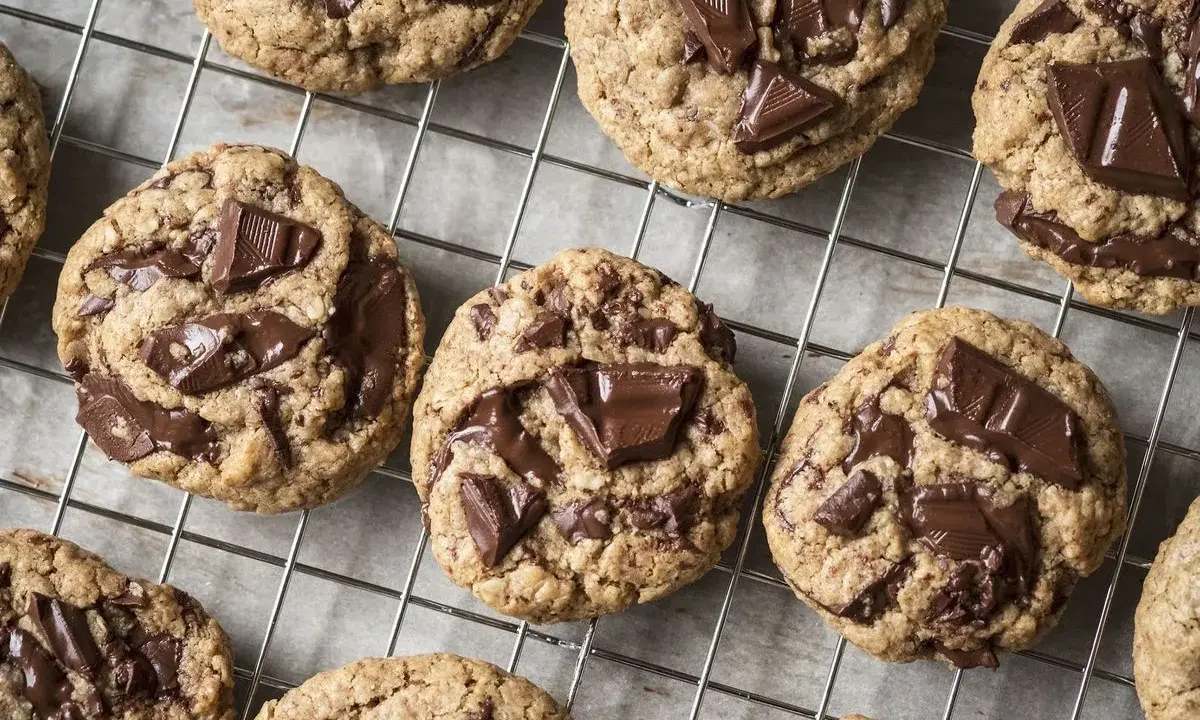 Délicieux cookies aux pépites de chocolat, parfaits pour la recette de cookies Philippe Etchebest.