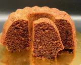 Gâteau moelleux au chocolat, parfait pour une recette gâteau crème fraîche chocolat. Sa texture aérienne et son goût intense invitent à la gourmandise.