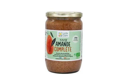 Un pot de purée d'amande complète La Vie Claire, sans sucres ajoutés. Idéal par quoi remplacer la purée d'amande dans vos recettes.