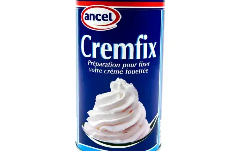 Boîte de Cremfix, préparation pour fixer votre crème fouettée. Une alternative pour par quoi remplacer Chantifix.