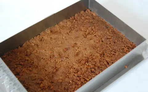 Base croustillante pour une recette speculoos, prête à être transformée en délice.