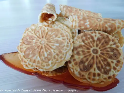 Délicieux bricelets, parfaits pour accompagner un café. La recette des vrais bricelets est ici !