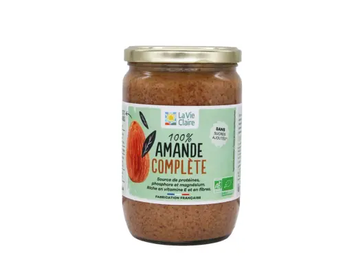 Un pot de purée d'amande complète La Vie Claire, sans sucres ajoutés. Idéal par quoi remplacer la purée d'amande dans vos recettes.