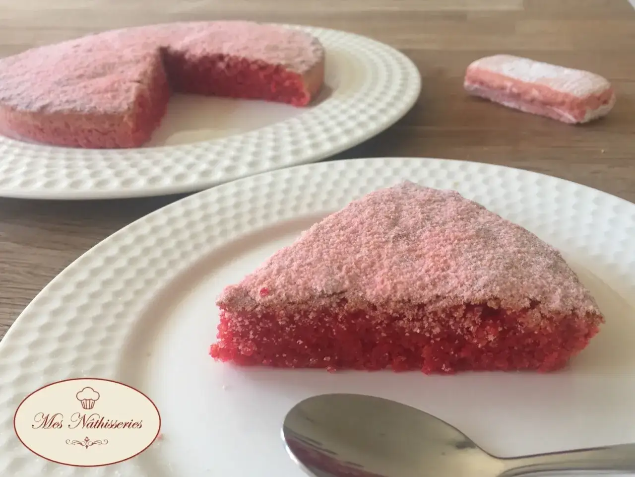 Délicieuse recette avec biscuit rose de Reims : un gâteau rose et léger, saupoudré de sucre glace.