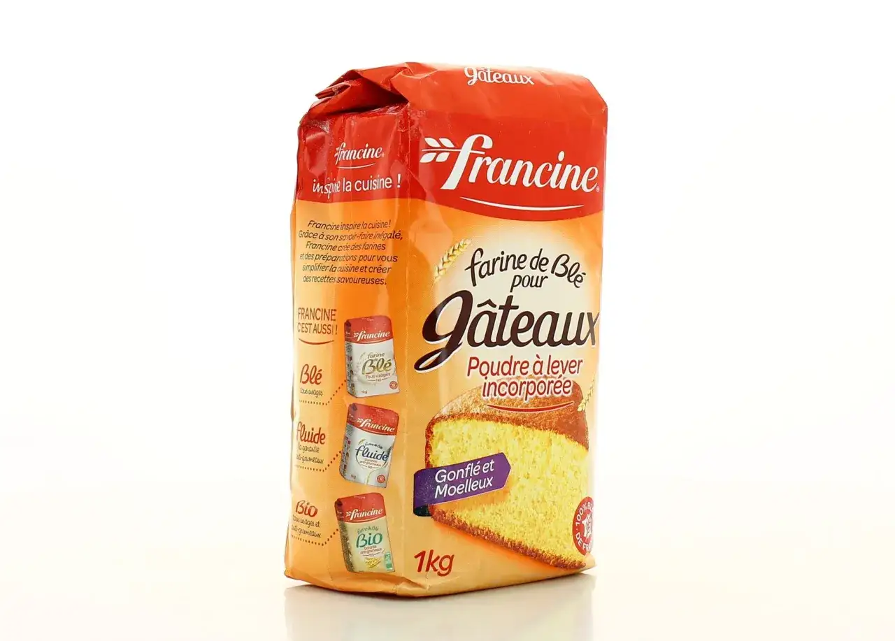 Sac de farine de blé Francine pour gâteaux, avec poudre à lever incorporée. Idéal pour des pâtisseries gonflées et moelleuses. Le froment, c'est quoi ? C'est la base de cette farine !